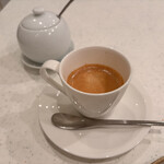 フランス料理 タンモア - ◎お茶菓子：焼きたてガトーナンテ、塩バターキャラメルのアイスとコーヒー