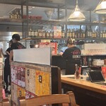 焼肉ホルモンミンちゃん - 終始キッチンしか見ないスタッフ