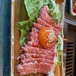 三國 - 肉の刺しの入り具合がいい．そして卵黄が、これきっと良い卵