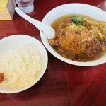 ラーメンハウス・ハッピー - 半ライスにハッピーラーメン