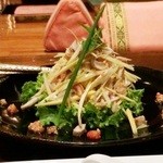 Thara Thong - Yum Gai Ma Muang（カシューナッツ、マンゴとチキンのサラダ）@THB320.00