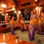 Thara Thong - タイの古典舞踊を鑑賞しながらの食事