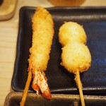 くわ焼 たこ坊 - 串揚げ5種（海老、うずら）