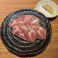 焼肉 しんうち 神楽坂 - 黒毛和牛タンシタ塩 単品ハーフサイズ 700円