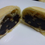 台北犁記餅店 - なつめの月餅（松の実入り）