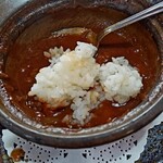 洋食亭 いしくろ - 余ったソースにごはんを入れて