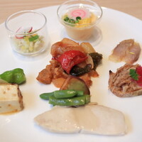 ベルテンポ - オードブル、島豆腐ステーキ
