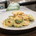 トリワイン ＰＩＫＯＳＨＨＨＵ - ゴーヤと鶏ムネのピカタ～チーズペッパー～