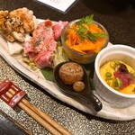 創作居酒家 NoBuSHo - 右から①だし巻きオムレツ②きんかんのぷっちん漬け③にんじんサラダ④ローストポーク⑤最強の唐揚げ