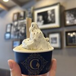 젤라테리아 지나 - 