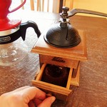 自分で豆を挽きます