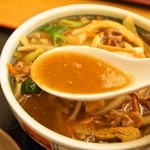 皐月庵 - 肉あげヤサイカレーうどん（スープ）