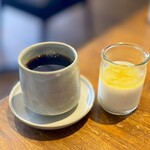 アランチャ - ホットコーヒー  パンナコッタオレンジソース