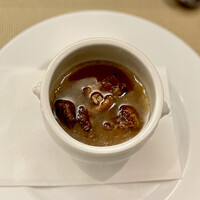 エピセ - 2品目の前菜：鴨フォワグラ コンソメスープ