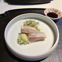 MUTO - ・勘八の焼き霜(自家製みたらし醤油、わさびおろし)