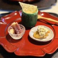 MUTO - ・無花果と近江牛の生ハム
                    ・四万六千甘のすり流し
                    ・鱧と新生姜と蓮根のタルタル