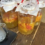 カフェ 火裏蓮花 - 自家製のタチバナシロップ　グレープフルーツとオレンジとレモン　使い切ったら今季終了