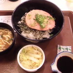 すき家 - まぐろのたたき丼しっかり大盛ととお新香セット