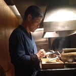 焼鳥 市松 - 計算の時も真剣です(笑)