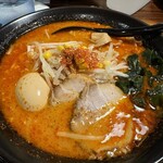 ラーメンともや+Plus みやこ店 - 辛みそラーメン(辛さ増し)