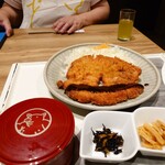 名古屋名物 みそかつ 矢場とん 大阪大丸心斎橋店 - 