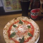 Pizza Land - チチニエリ、みのわビール（スタウト）