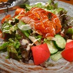 炭匠きしもと - 鶏たたきサラダ