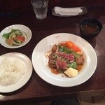 文化洋食店 - 豚ロース肉のソテーステーキ醤油 生ハム香味野菜のサラダ添え