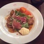 文化洋食店 - 豚ロース肉のソテーステーキ醤油 生ハム香味野菜のサラダ添え:アップ