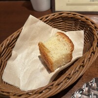 フィーコディンディア - 自家製フォカッチャはおかわりできます