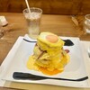 紅鶴 - ・アイスカフェラ・テ
・パンケーキ ベーコンと目玉焼き