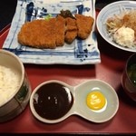 和庵 肥田亭 - 今日は肥田亭でお昼( ღ’ᴗ’ღ )
            
            信州ロースカツ定食♡(*ó▿ò*)♡
            
            大根サラダの玉ねぎドレッシングがとっても美味しかった♪かつもサクサクで満足です⁺✧.(˃̶ ॣᵕ ॣ˂̶∗̀)ɞ⁾⁾♡