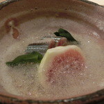 お料理 ふじ原 - 先付。サンマとイチジク、ソーメン南瓜。泡状に見えるのは出汁だよ。