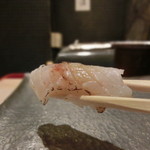 お料理 ふじ原 - カマスの昆布締めの炙り寿司。