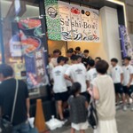 札幌海鮮丼専門店 すしどんぶり - 外まで並んでいるよ。ざっと20人くらい(;^_^A予約必須ですね