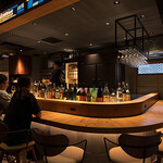 三茶一九 ハナレ - ハイカウンター。お食事もできます