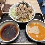 なぜ蕎麦にラー油を入れるのか。 五反田店 - 