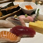 二代目辰よし - 松川かれい、大トロ、にしん、石鯛、サーモン、赤身、玉子焼き、干瓢巻き、いくら小丼
