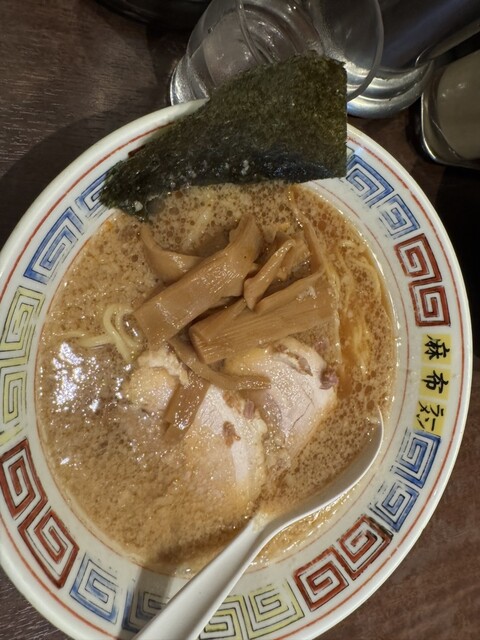 麻布ラーメン 麻布十番店>