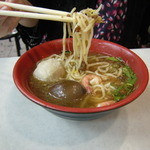 度小月擔仔麵 - 蝦出汁のスープが、此処はたっぷりです！