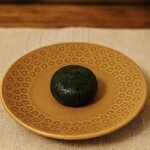 あずき最中総本家 - 草餅　110円