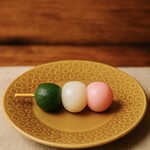 あずき最中総本家 - 花見だんご　110円