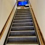 活魚 魚一 - 暖簾をくぐって、二階にお店