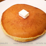 キプフェル - ホットケーキ 型に入れずパンで焼いた感じがたまりません♪