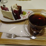 パティスリー　ラパン・ド・ネージュ - ガトーショコラ　レアチーズケーキ　コーヒー