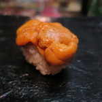 日本橋橘町　都寿司 - 唐津の赤雲丹握り