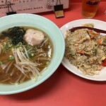中華料理 龍潭 - ラーメン定食680円