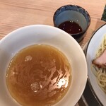らーめん3000 - つけ汁（鹽）と蕎麥つゆ。