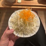 荻窪 もがめ食堂 - オプションで付けたキャベセン(キャベツの千切り)