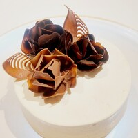 ②大人シックなミルク＆ビターチョコの薔薇